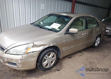 2007 Honda Accord 2.4 Ex z USA, uszkodzony, nr VIN 1HGCM56867A188802